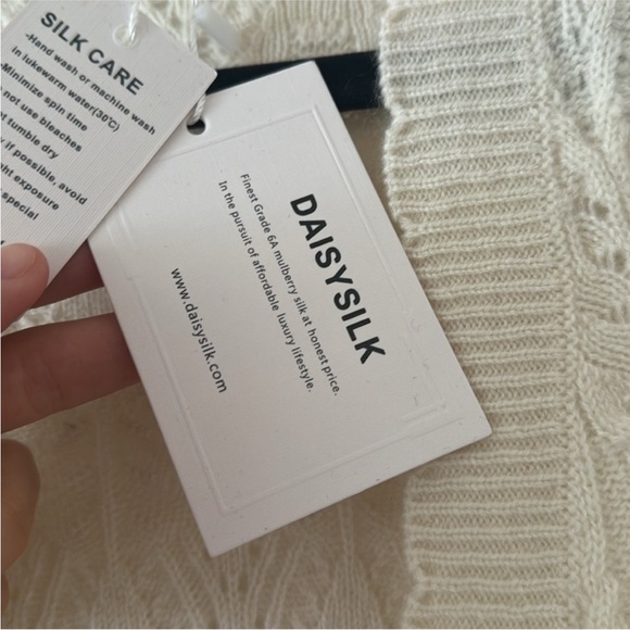 Elegant 100% Cashmere Cream cardigan - Picture 5 of 6